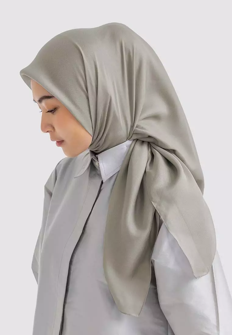 Ria Miranda Silver Cloud Rarina Scarf