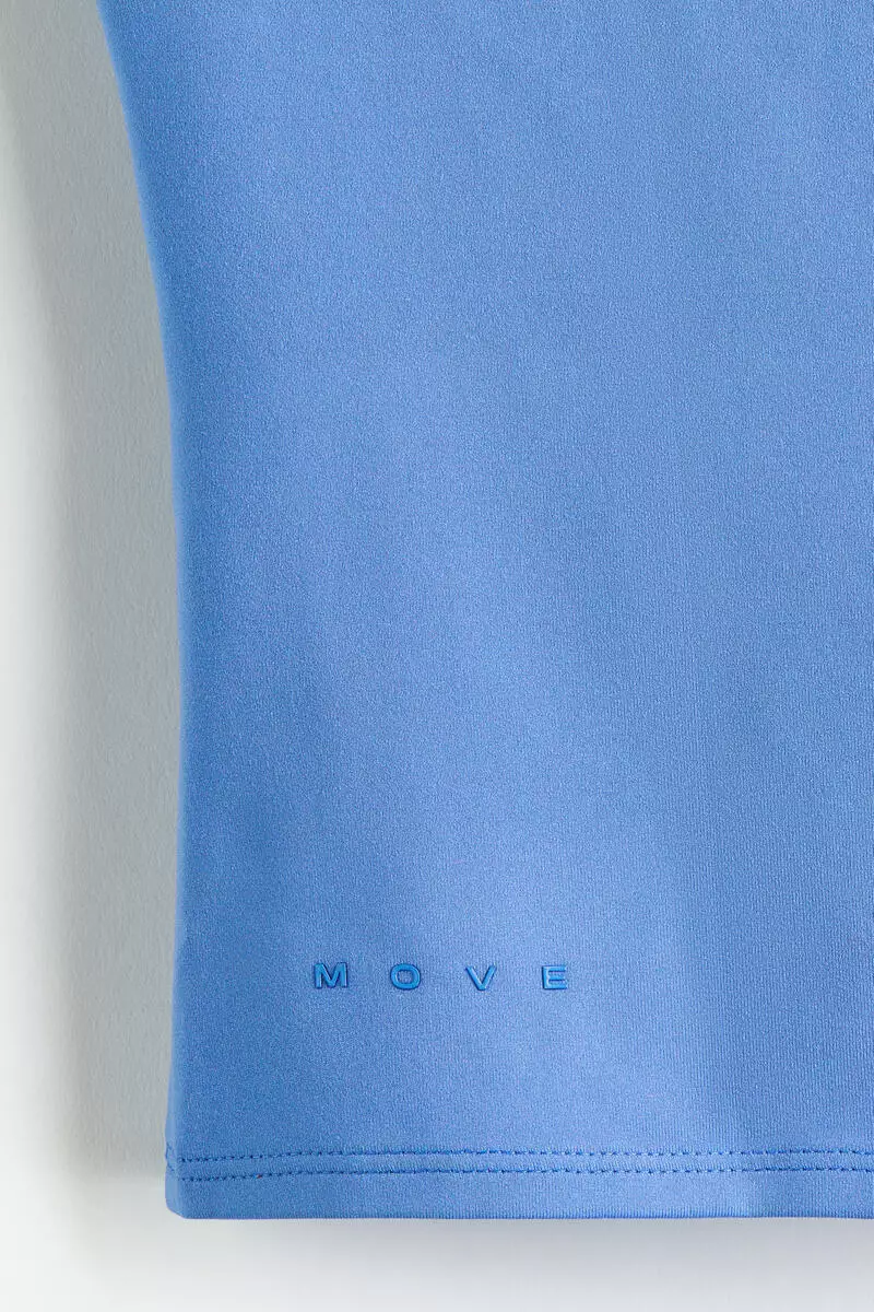 Sports top with DryMove™
