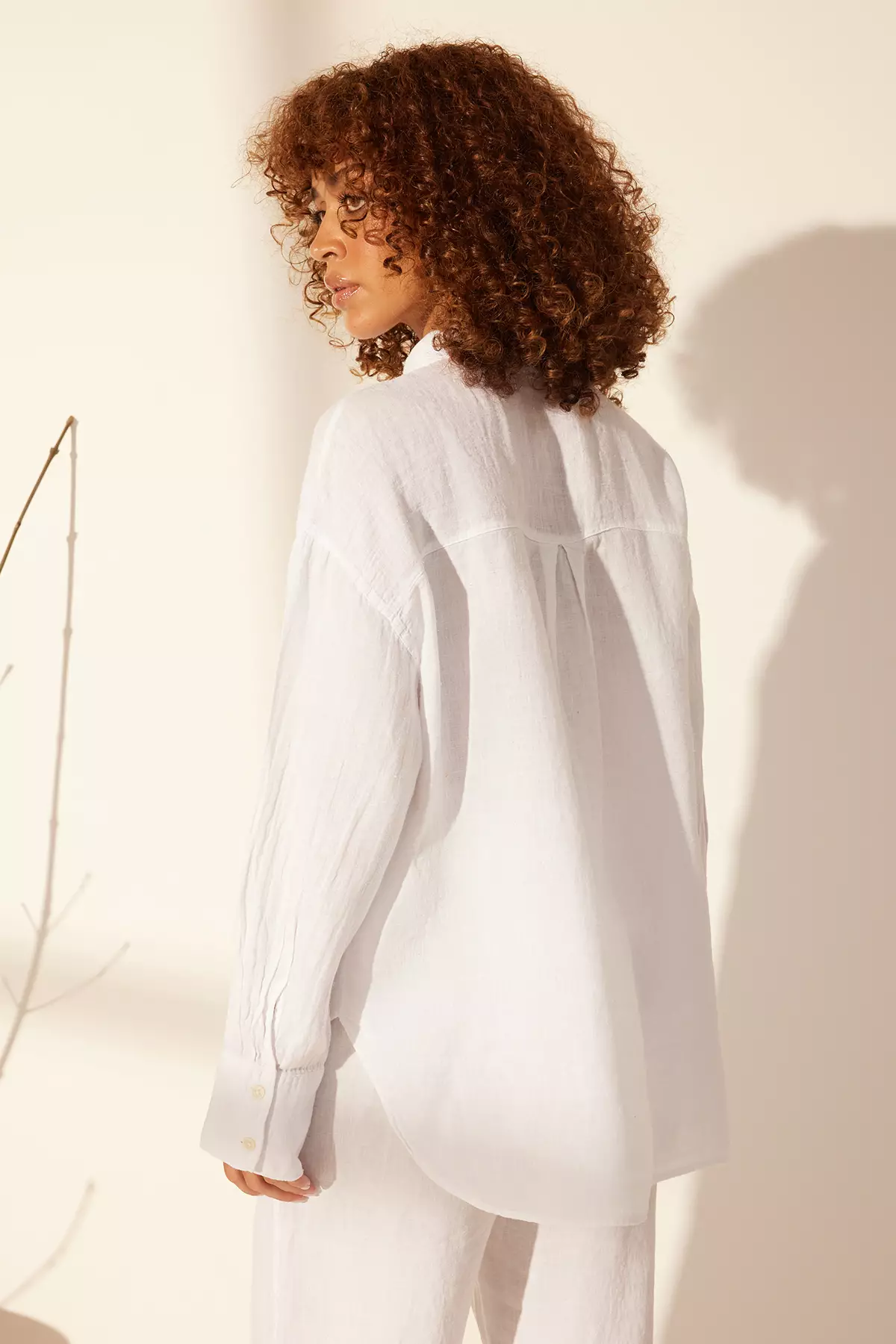White 1% Linen Pocket Detailed Oversized Shirt Twoss26Go39