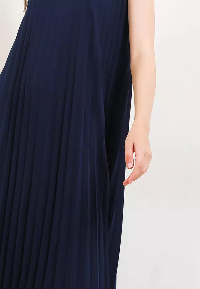 Highcollar Pleated Sleeveless Long Dress
