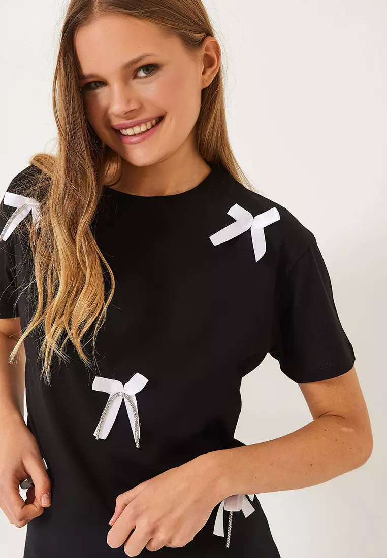 Women's Satin Ribbon Accessory Stone Detailed T-Shirt 60602011