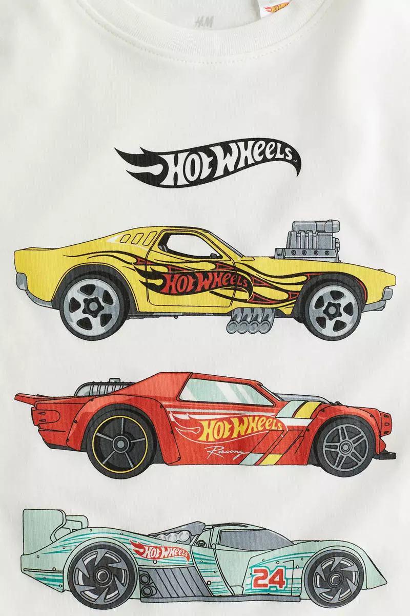 Long-sleeved T-shirt