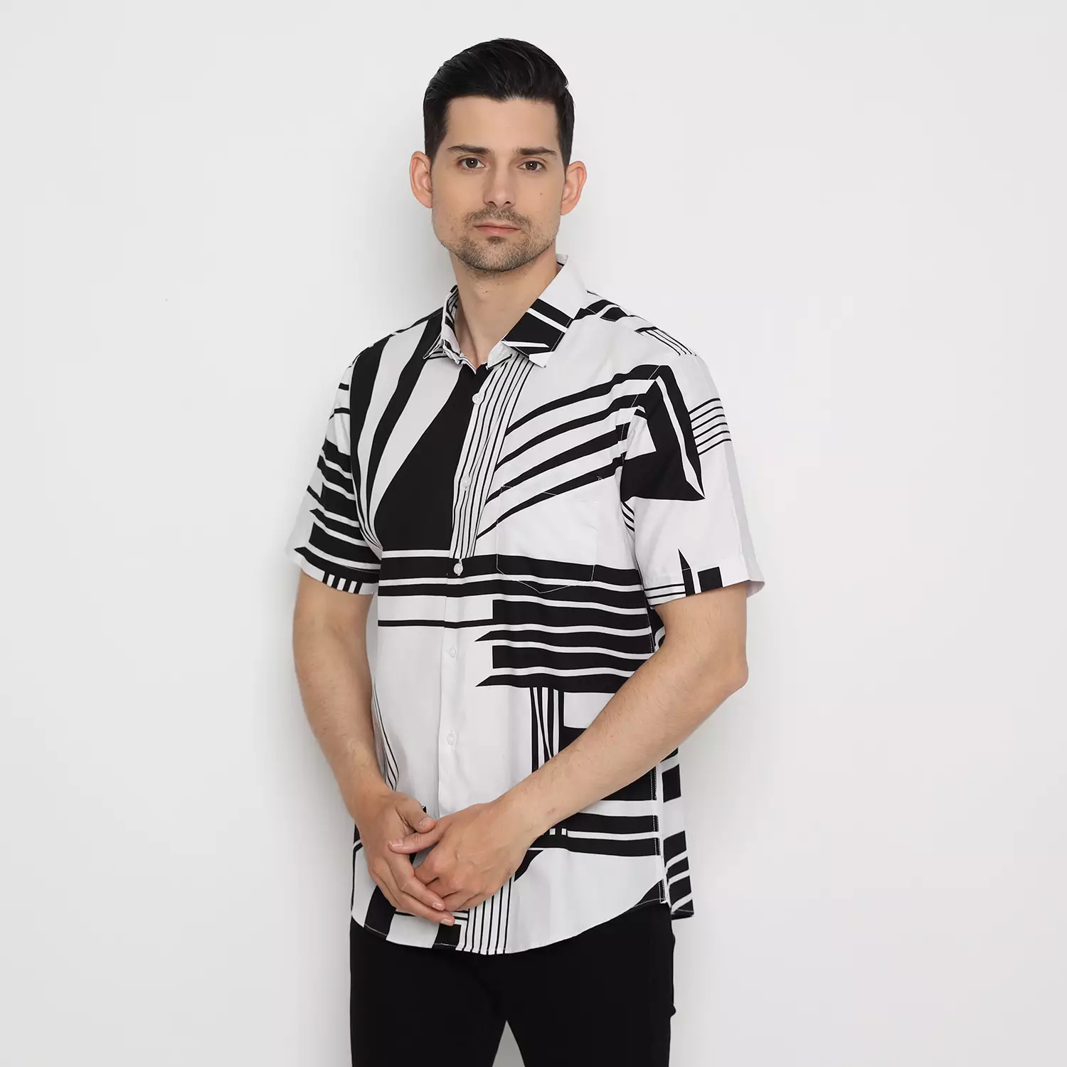 Platini Kemeja Motif Print Pria Lengan Pendek Katun Putih 73376