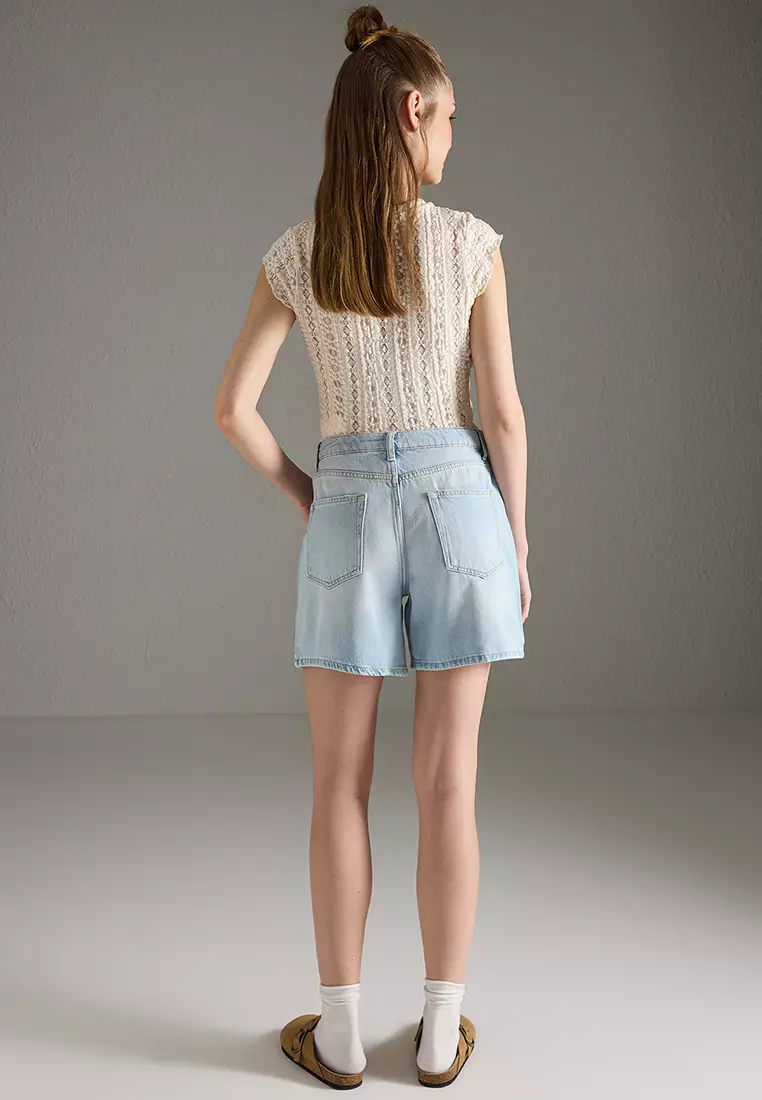 Light Blue Normal Waist Denim Bermuda TWOSS25SR00180