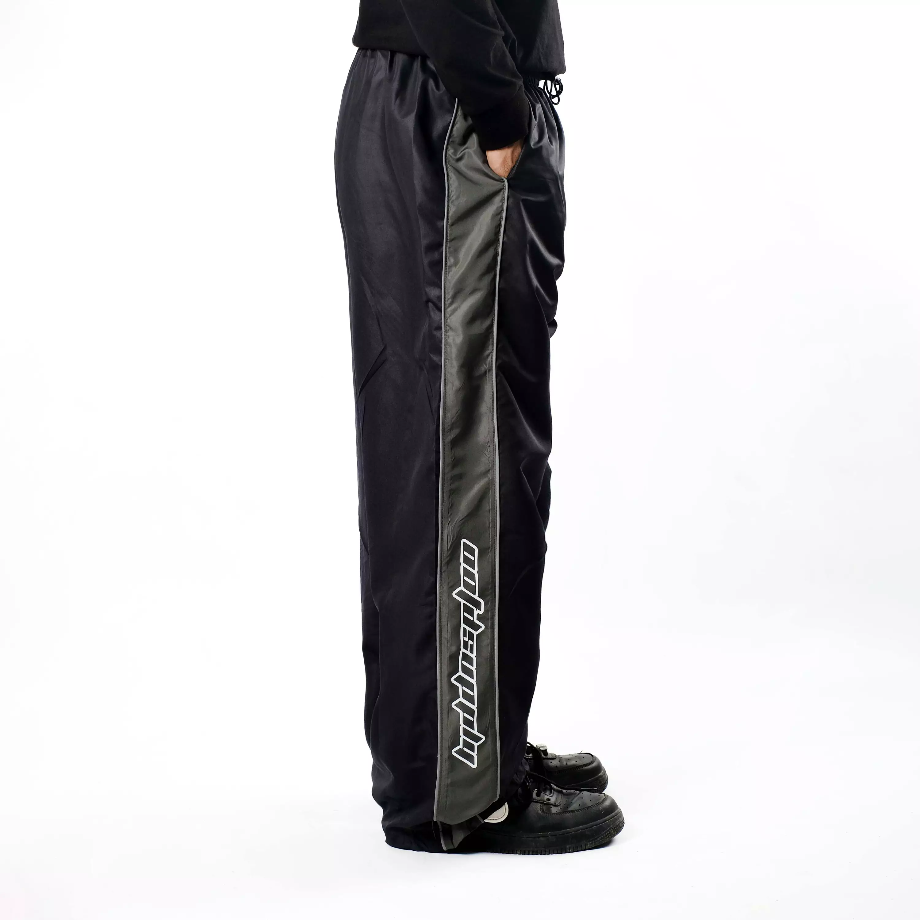 OOTDSUPPLY Trackpant Parachute Neocore Black Grey l Celana Panjang Parasut | Longpants Sporty Unisex | TRP-CLN-BGRY