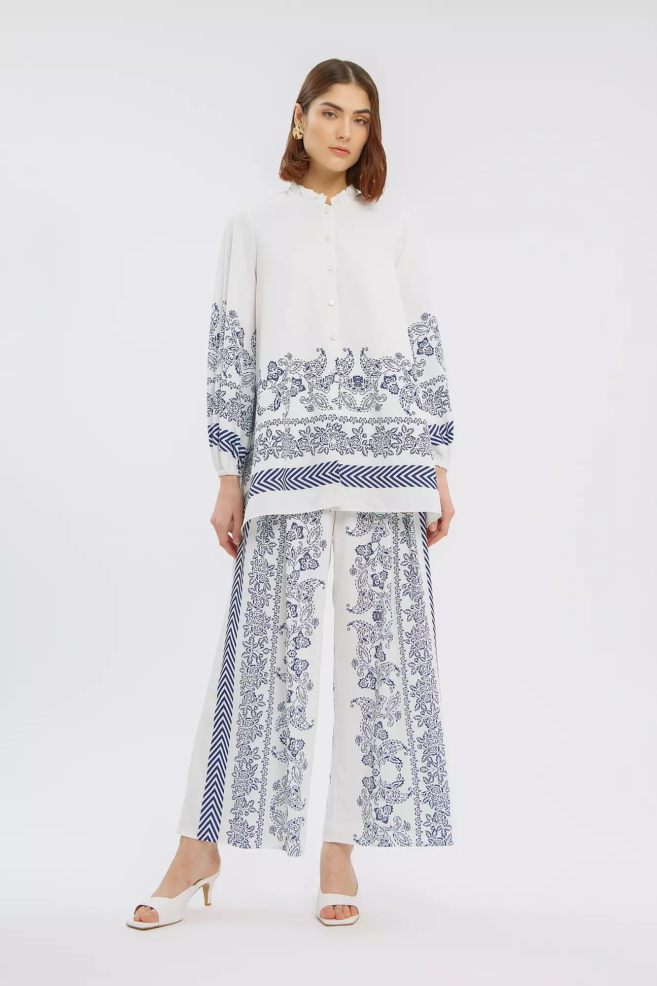 Minimal Zahra Tunic White Blue Warna WHITE BLUE