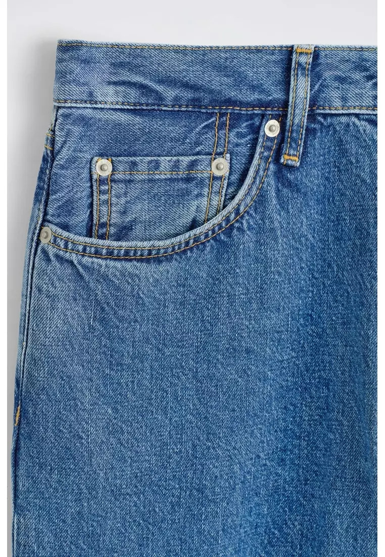 SIGNATURE REGULAR-FIT STRAIGHT-LEG JEANS