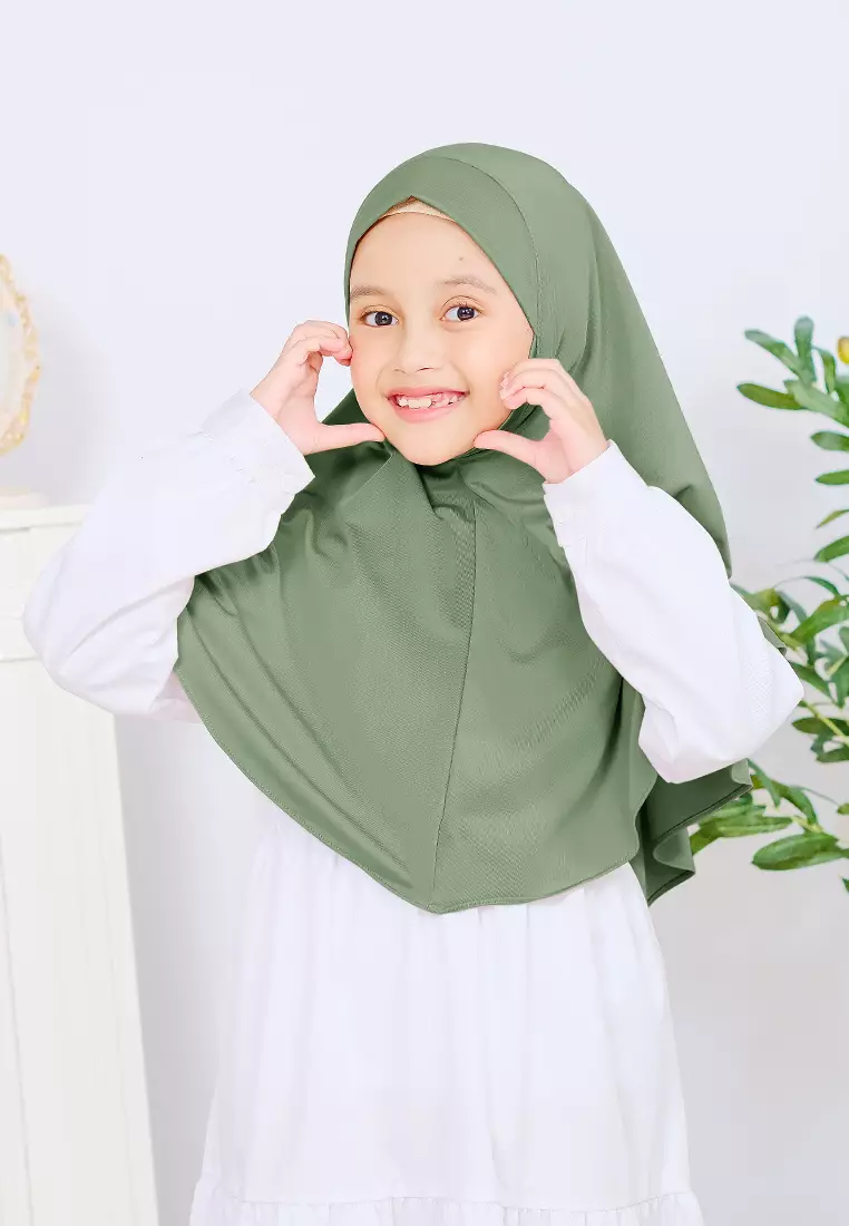 Cotton Bee - Jennaira Bergo Dagu | Hijab Instan Anak Non Pad - L