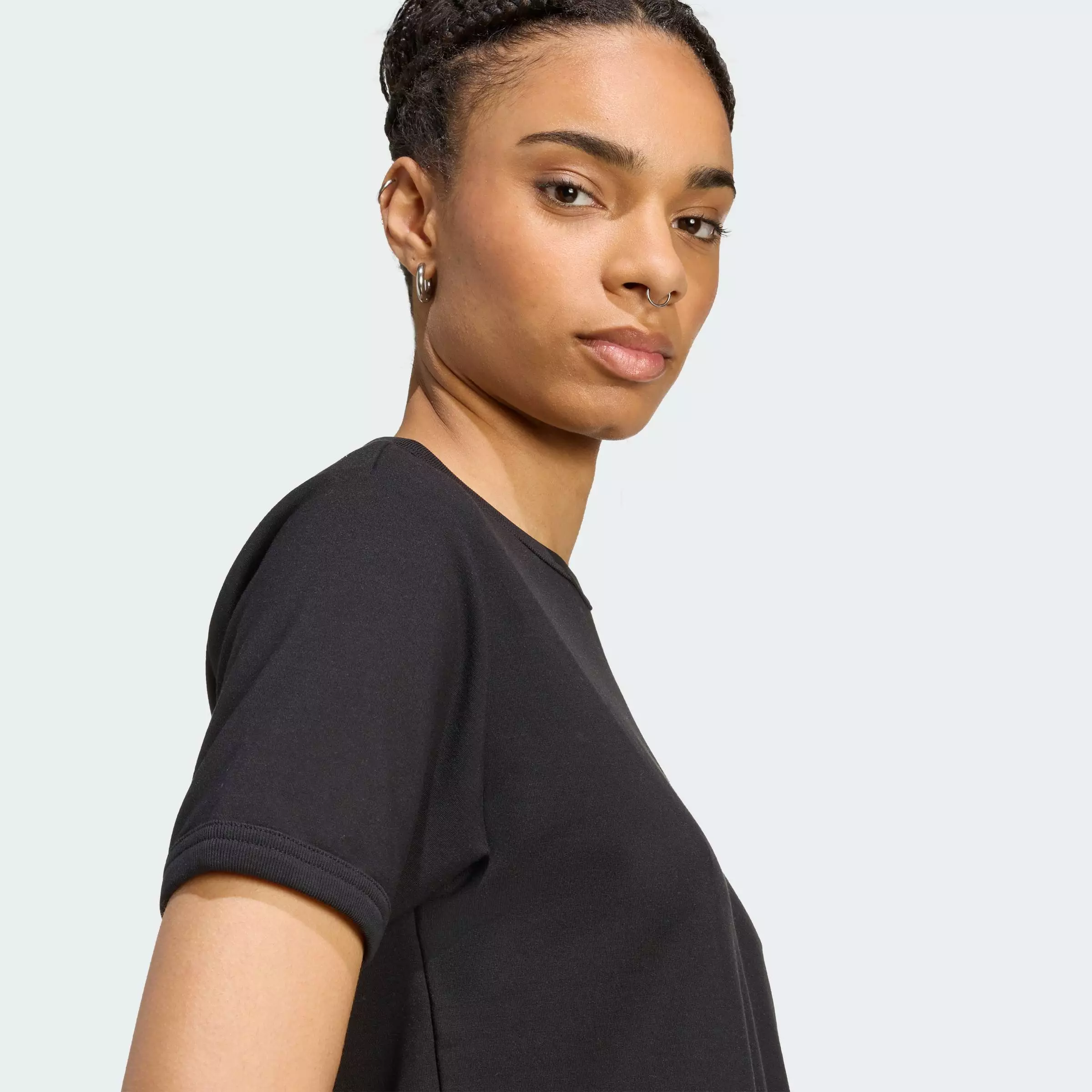 Lifestyle Premium Essentials Tee Women Black JW3653