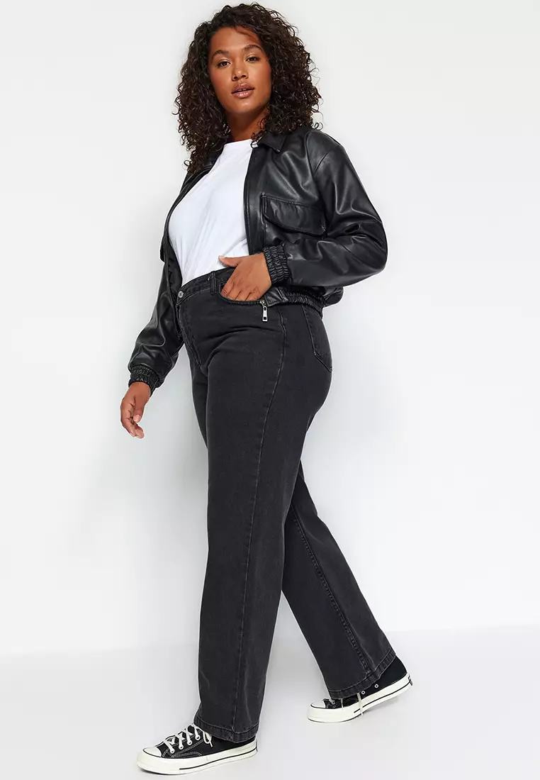 Wide-Cut Jeans with Waist Detail