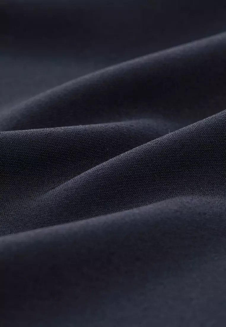 Black Stiff-Feeling Long Sleeve Top