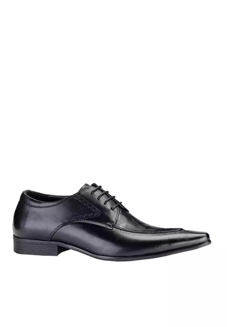 Discount on Twenty Eight Shoes  shoes - SKU: VANSA Laser Carved Leather Business Shoes VSM-F86919