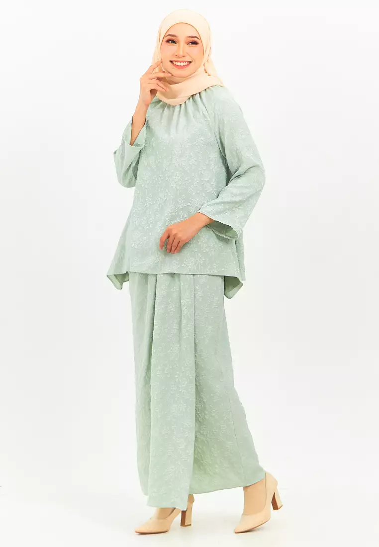 Gelak Tawa Kurung Modern