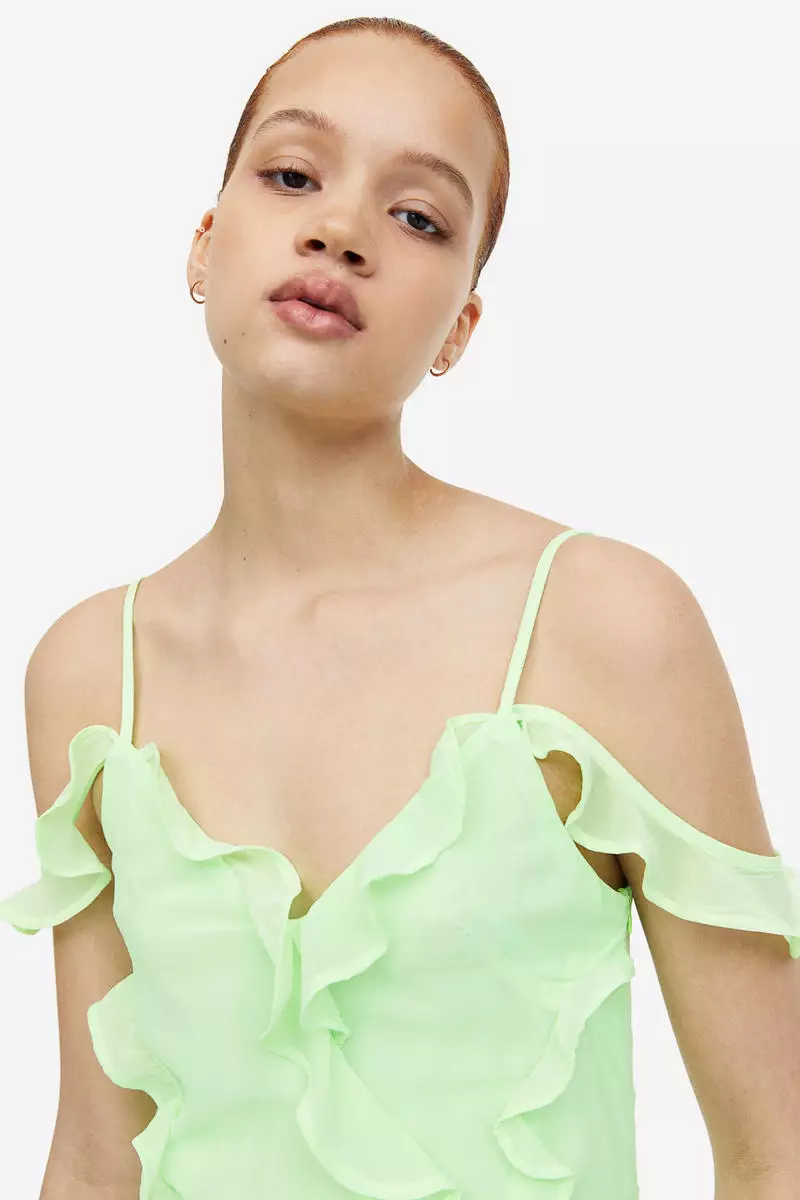 white chiffon empire waist dress Graceful Asymmetric A-Line Pleated Dresses V Neck SIZE - True to U.S. Size (Regular Width):10.5 fabric_Shell: 100% Polyester
Lining: 92% Polyester 8% Spandex *SIZE AND FIT The Light Blue Strapless Floral