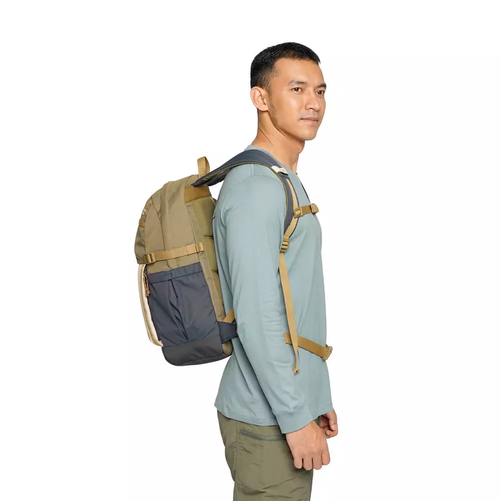 Eiger Wanderfurther 2.0 Camera Backpack