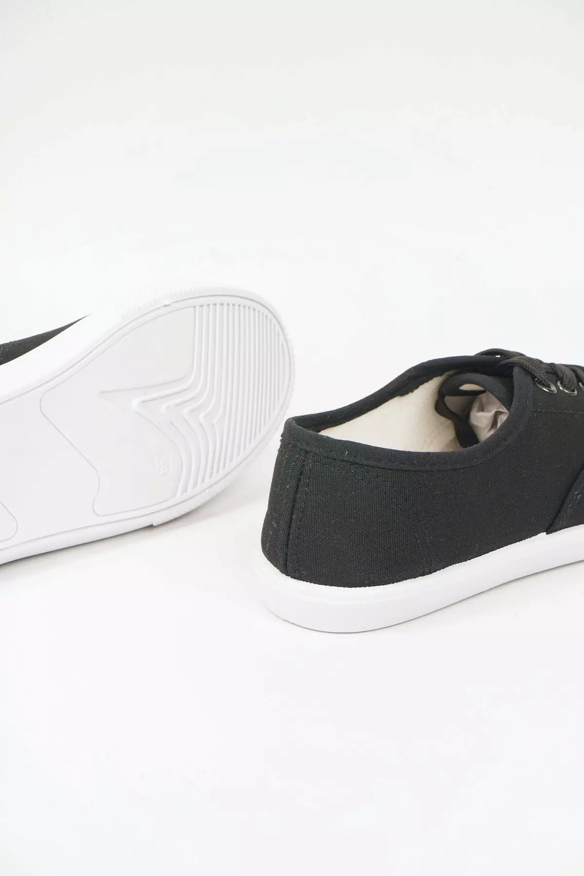 Blow Taylor Basic Canvas Sepatu Sneakers Wanita BLAS 0001