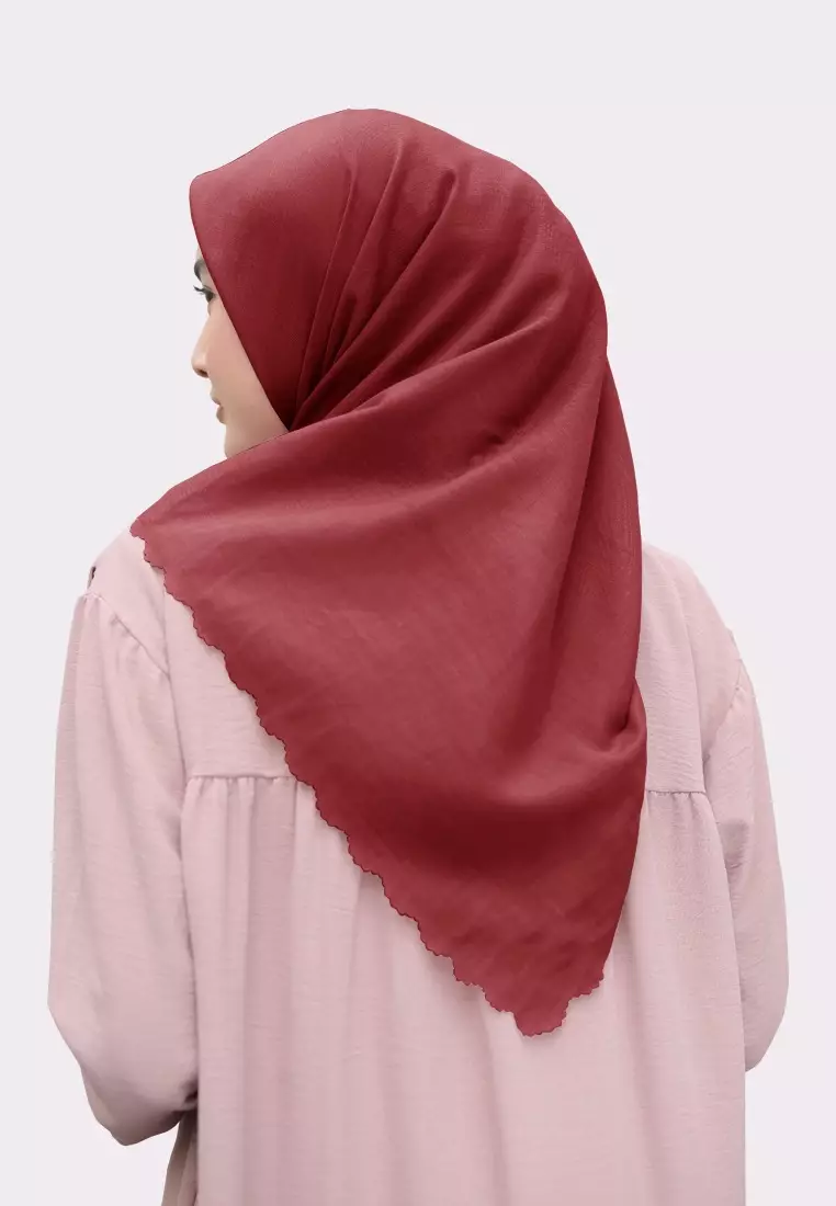 Zelena - Yuki Plain Paris Japan | Hijab Segiempat Paris Polos Lasercut - Red Berry