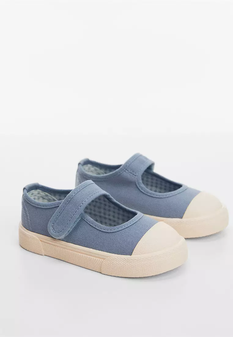 Velcro fastening sneakers