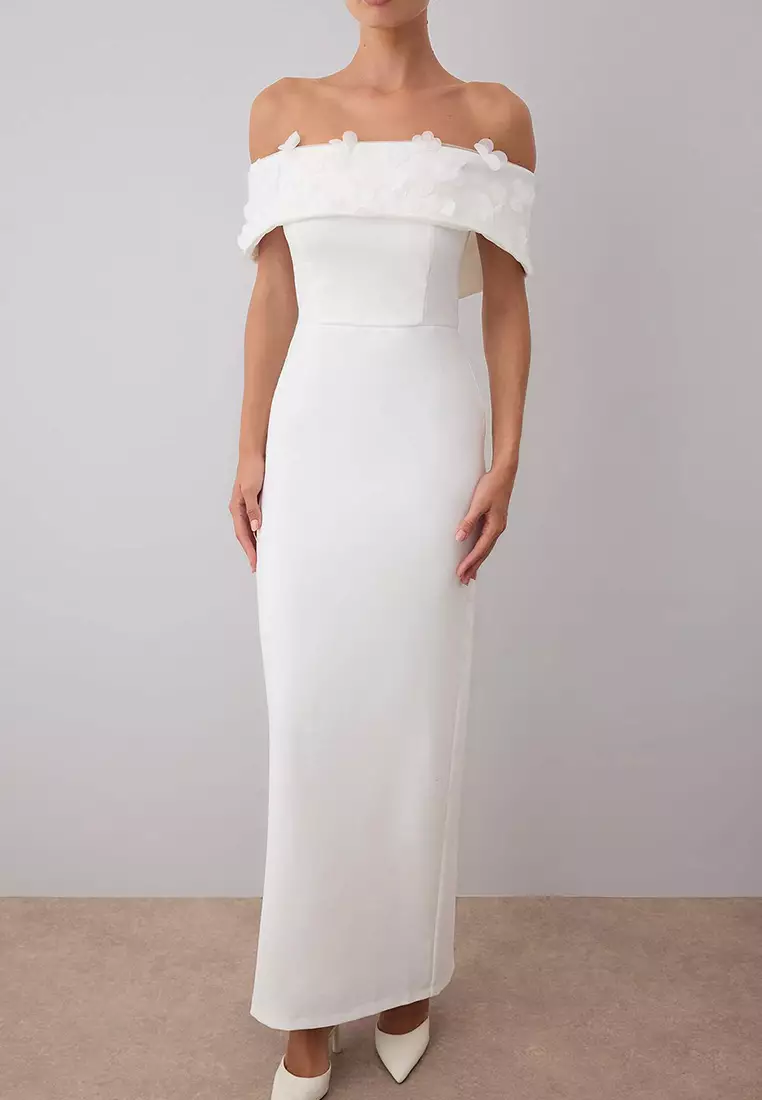 White Carmen Collar Flower Applique Detailed Woven Lined Evening Night Graduation Dress Tprss25Ae00107