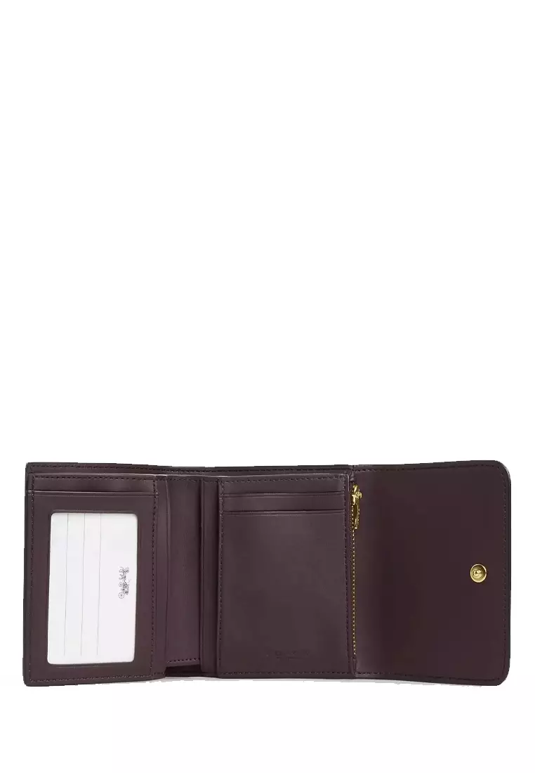 Slim envelope wallet with discount chain in blocked signature canvas