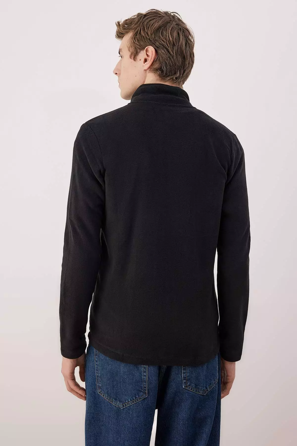 Black Regular/Normal Cut Zippered Fleece Sweatshirt Tmnaw26Sw00063