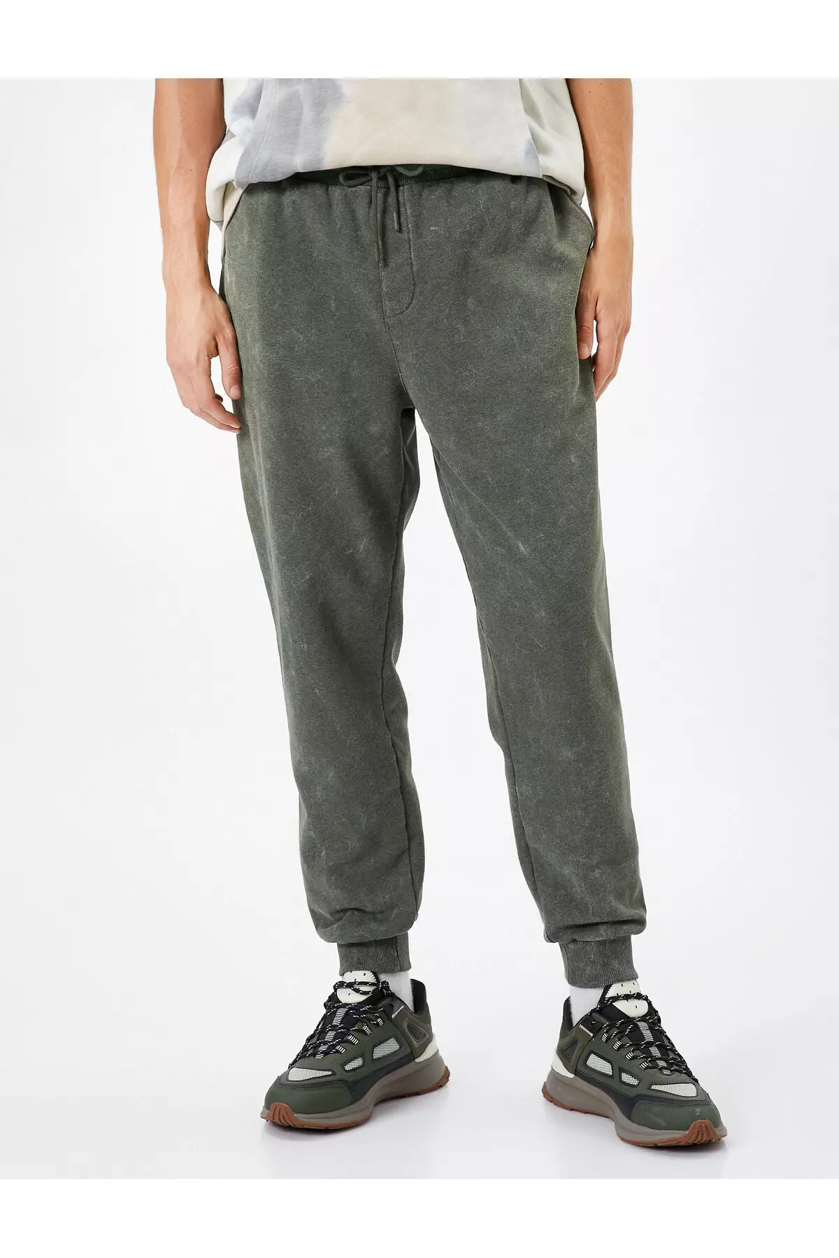 Cheap sweatpants deals with pockets