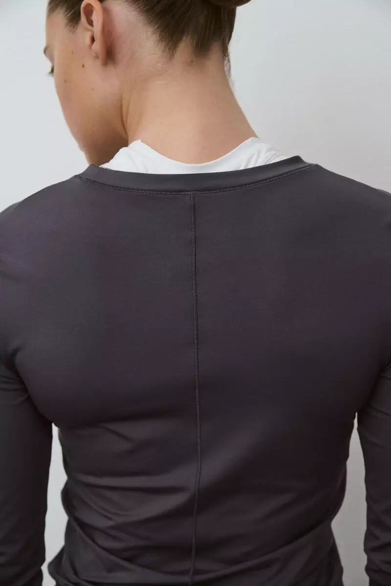 Sports top with DryMove™