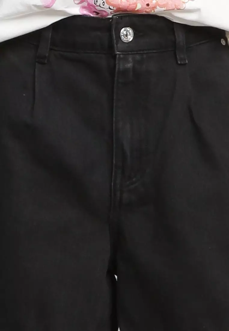 Slouchy Pleated Shorts