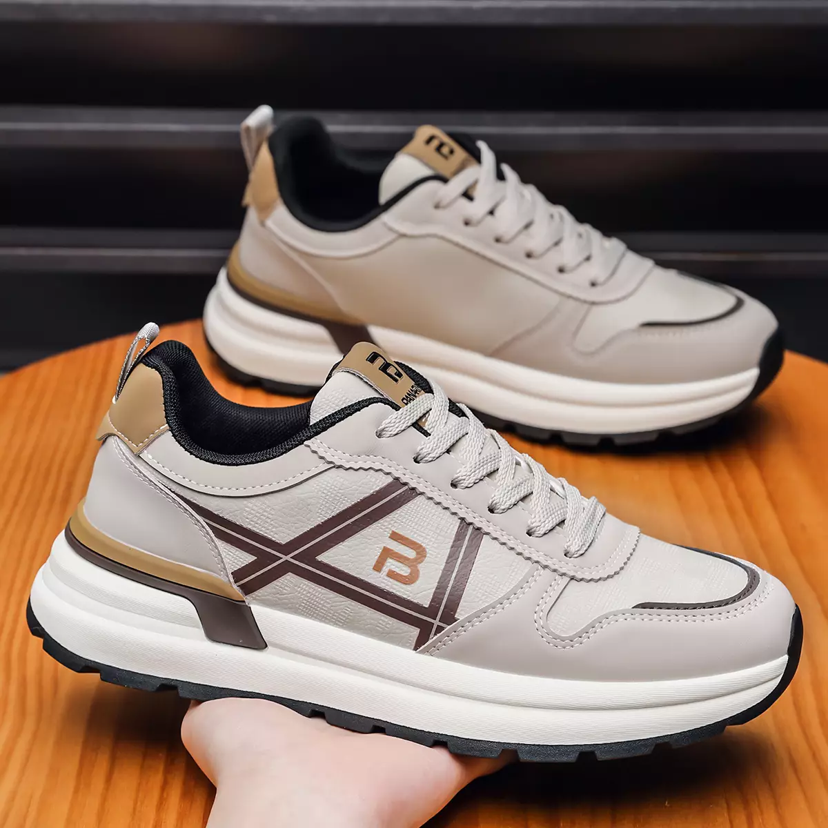 LURAD Sneakers Cowok Kado Ulang Tahun Bermanfaat QNA2523