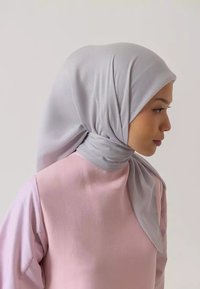 Ria Miranda Light Gray Rarina Scarf