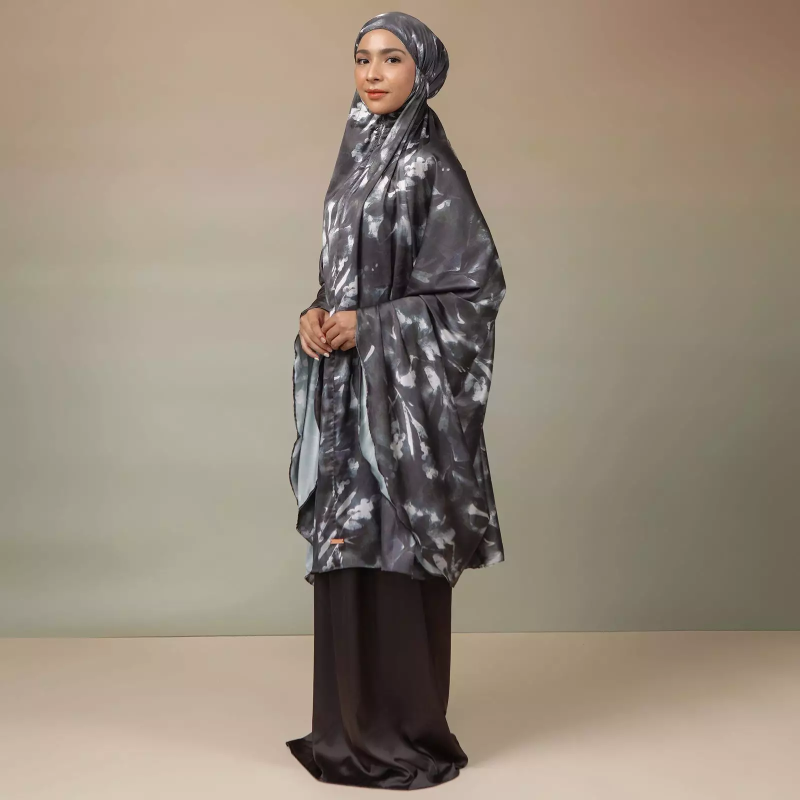 Aure Prayer Set Light Espresso