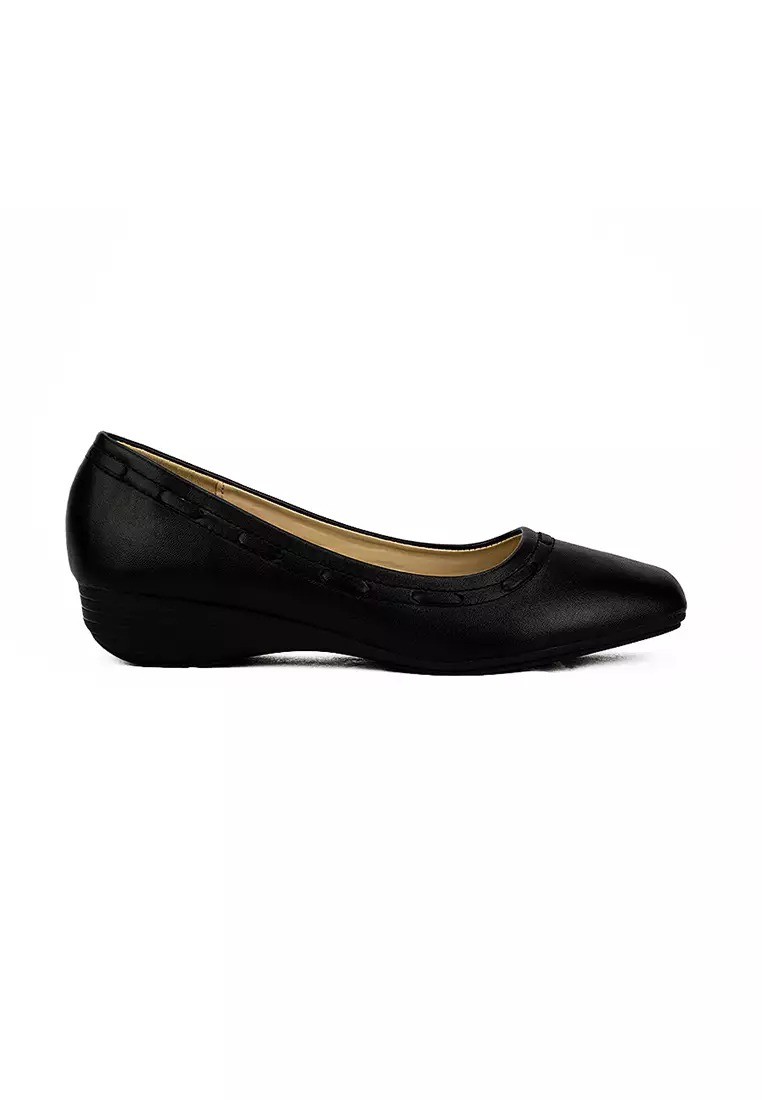 Flat shoes shop for school