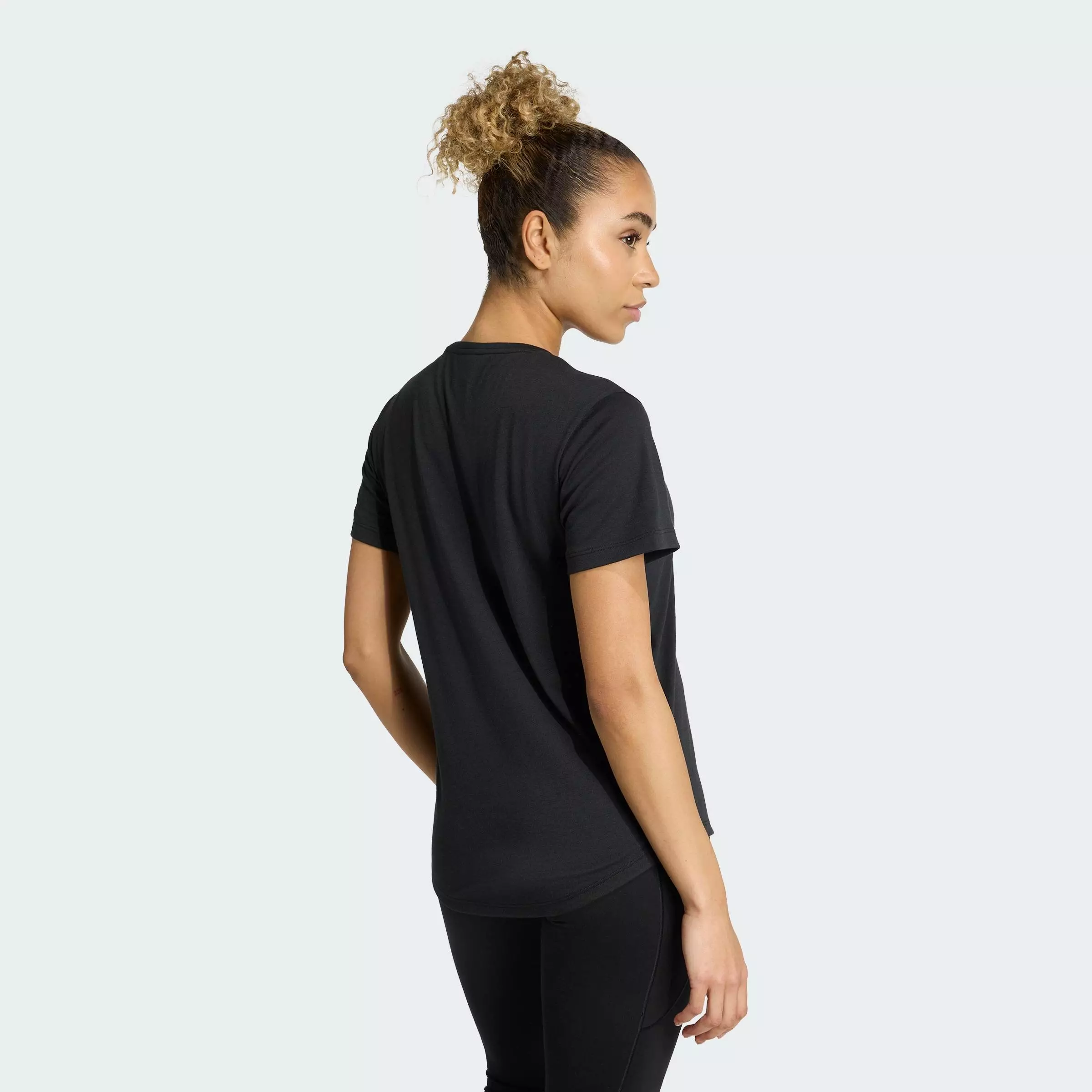 Gym & Training Yoga Essentials Tee Women Black JM4479