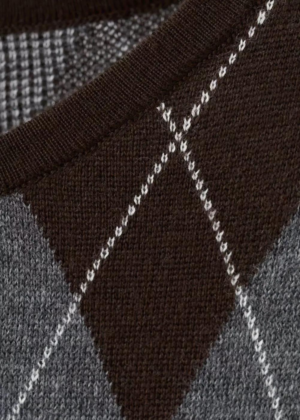 Sweater berlengan pendek motif berlian