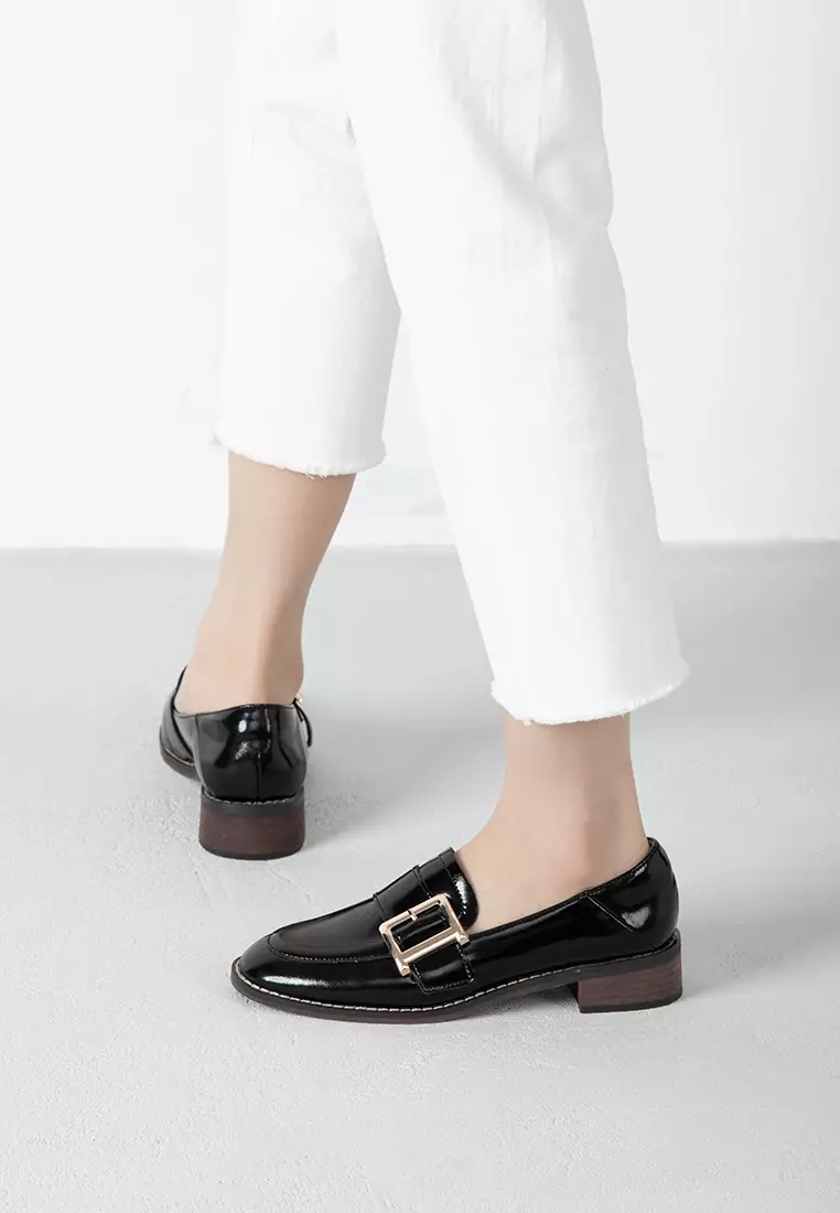 Buckle Strap Glossy Leather Loafers TH128-8
