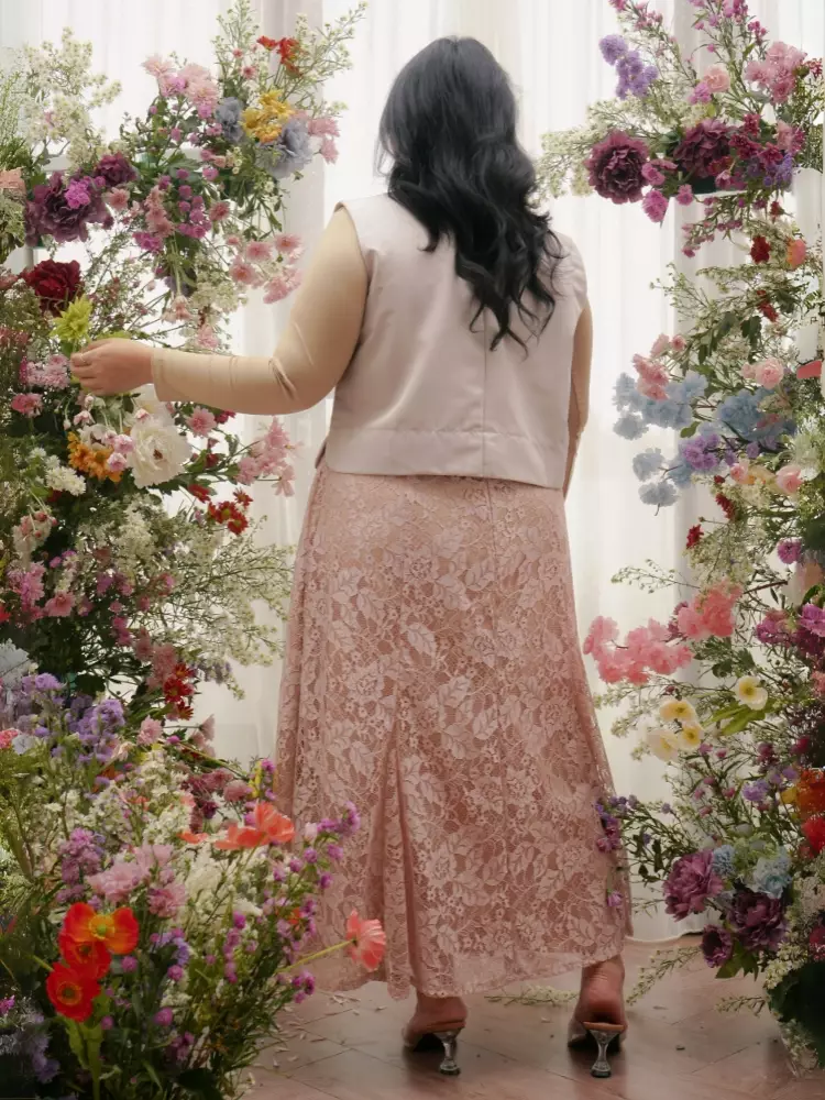 xtramiles Ladies plus size skirt peony lace skirt peachy nude