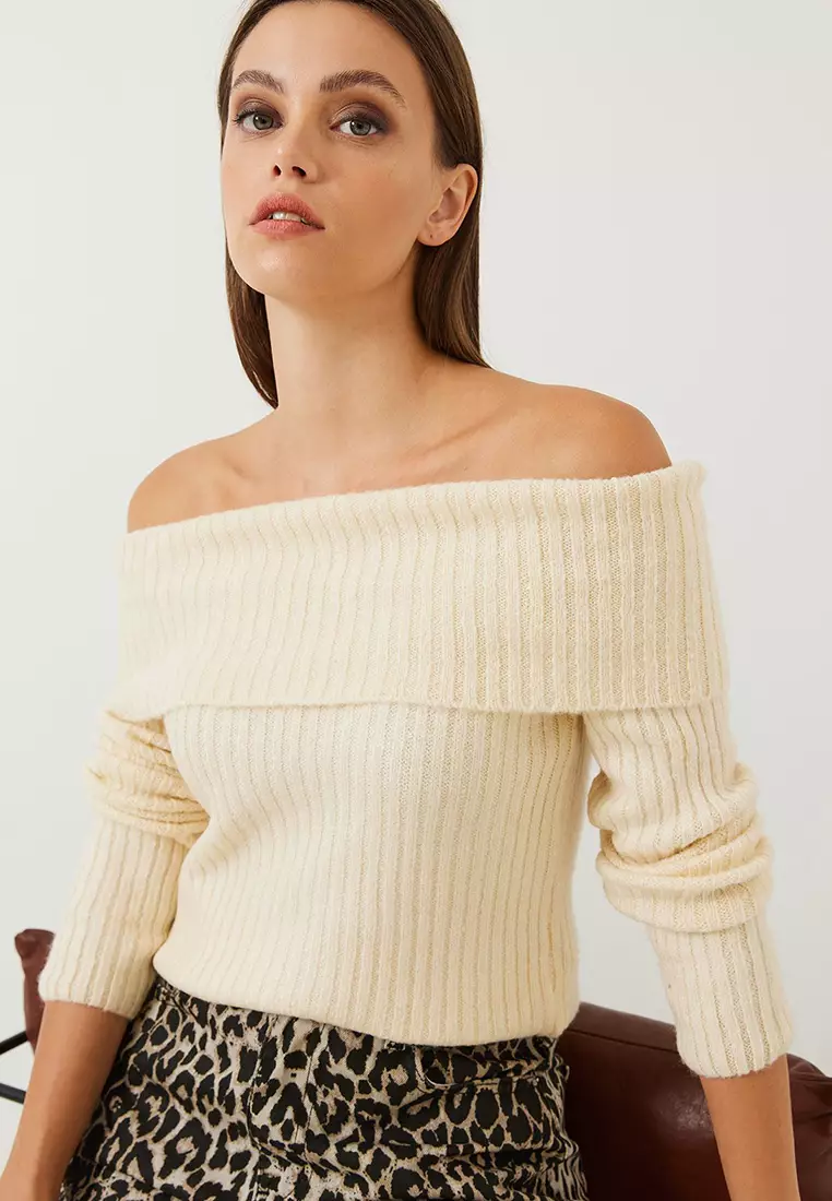 Women's Lace Collar Knitwear Blouse