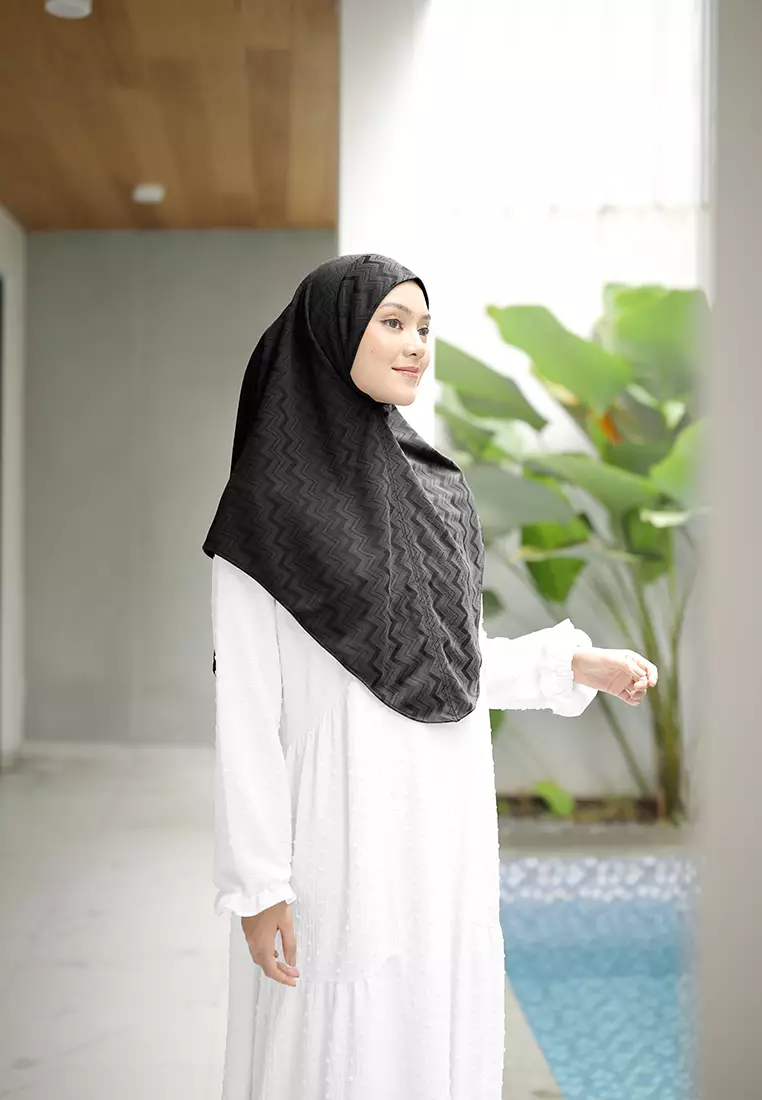 Bergo Instan Sheera 3 Tone Hijab Knit - Black