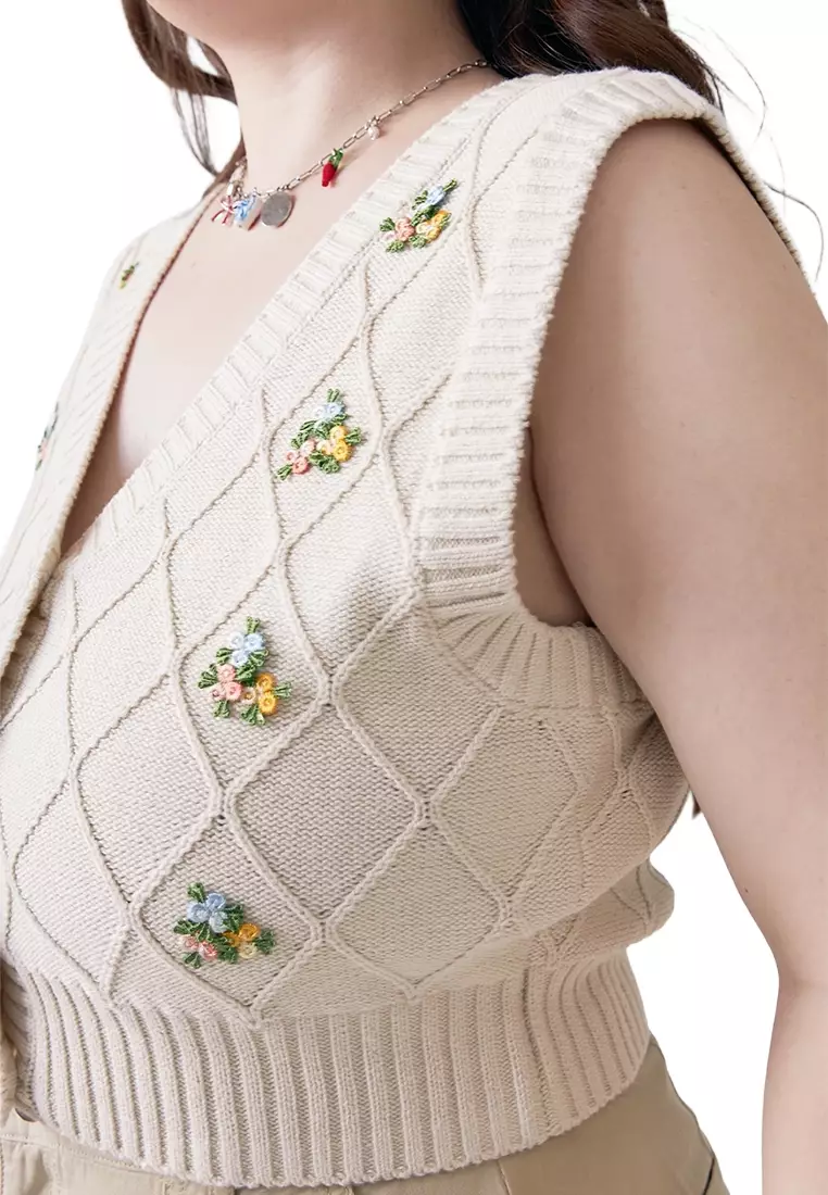 Trellis Cable Knit Button Front Cropped Vest With Flower Patches
