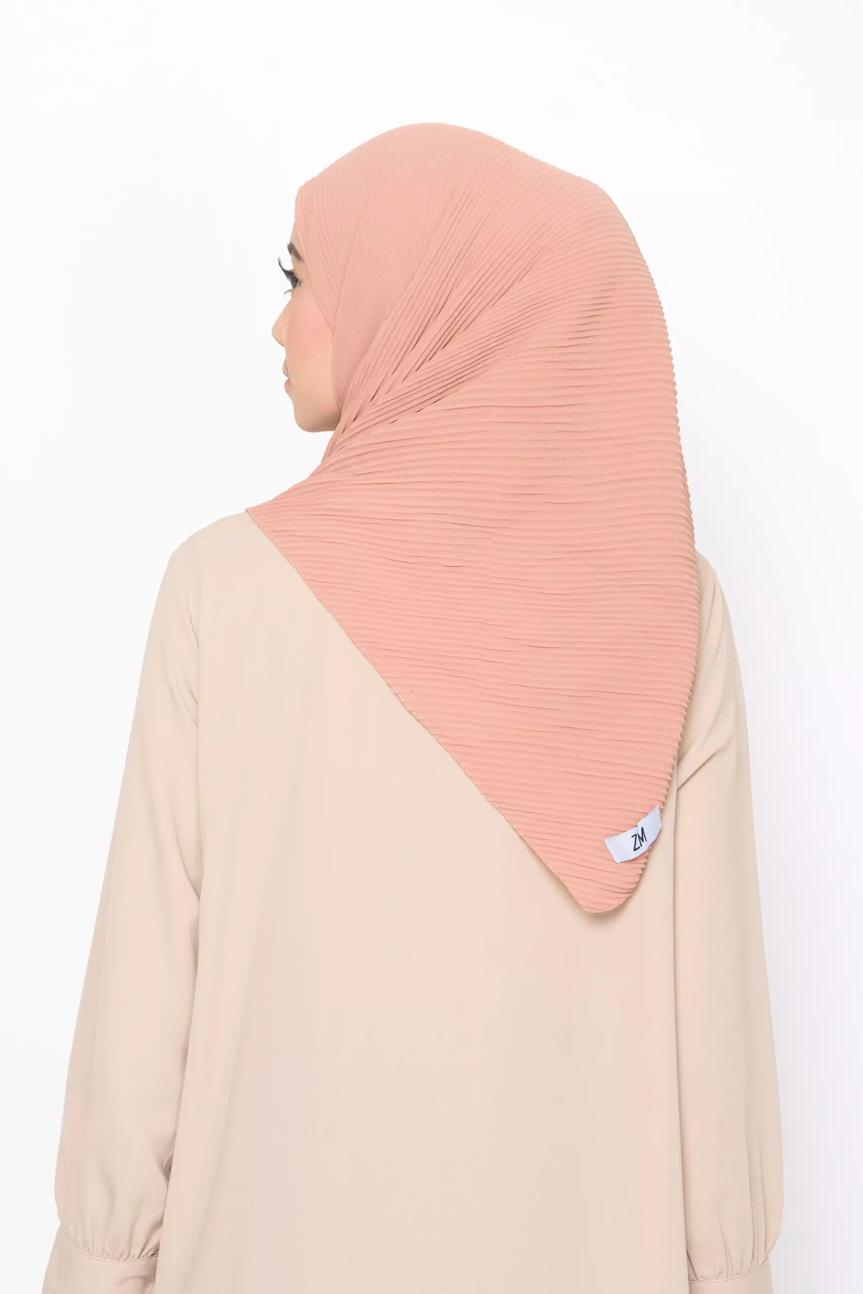ZM Zaskia Mecca - Fanya Cream Hijab - Kerudung Segi Empat