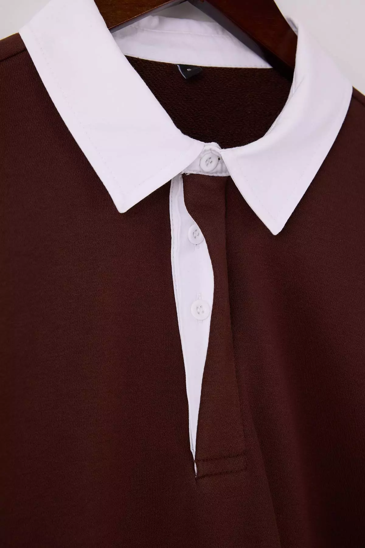 Brown New Oversized /Wide Cut Collar Woven Polo Neck Sweatshirt Tmnaw26Sw00012