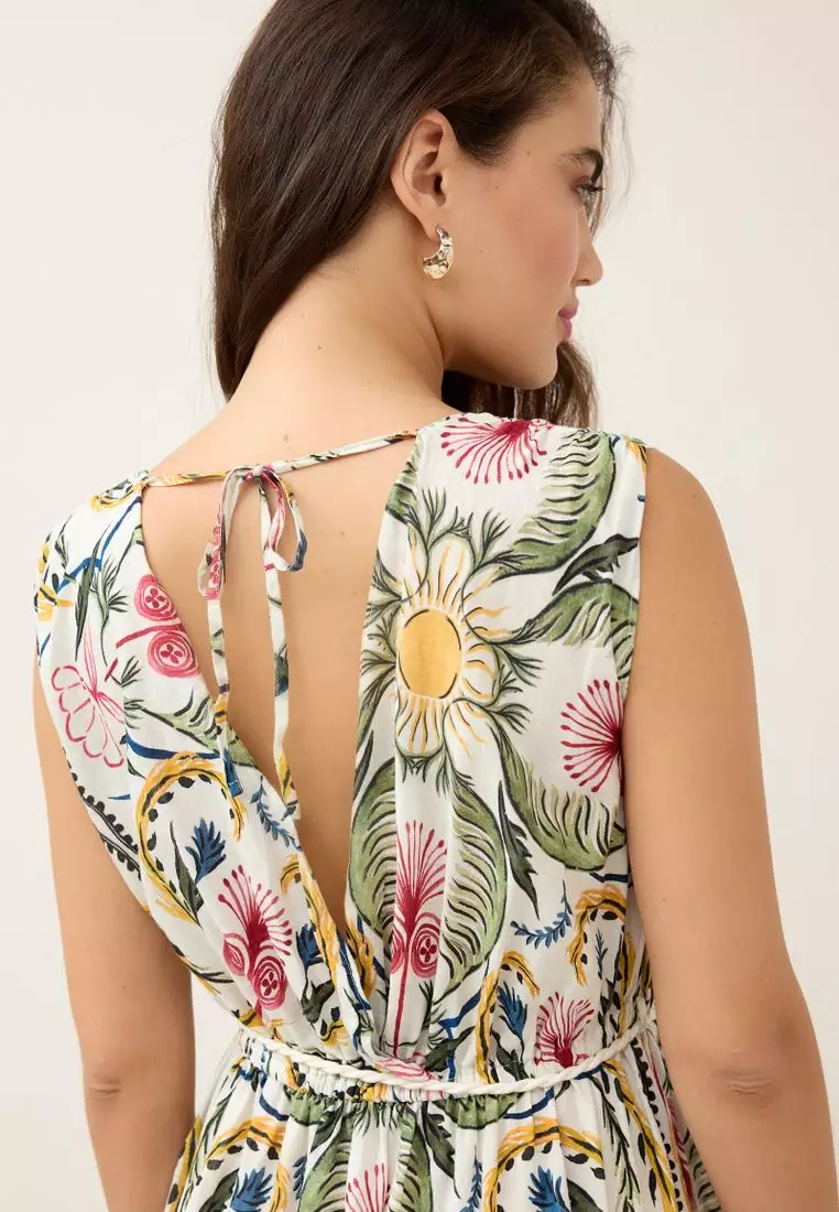 Sleeveless V-Neck Belted Maxi Dress