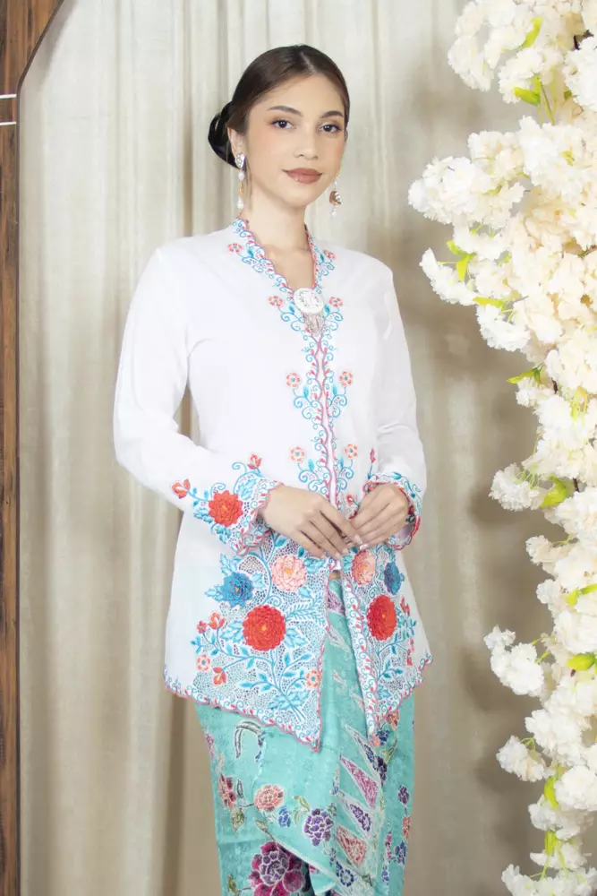 Kebaya Classic - Nyonya Kebaya