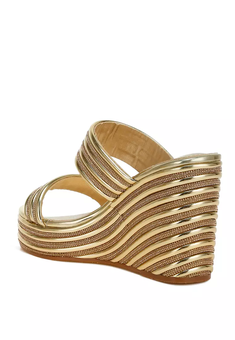 Metallic Faux Leather Wedge Sandals in Gold