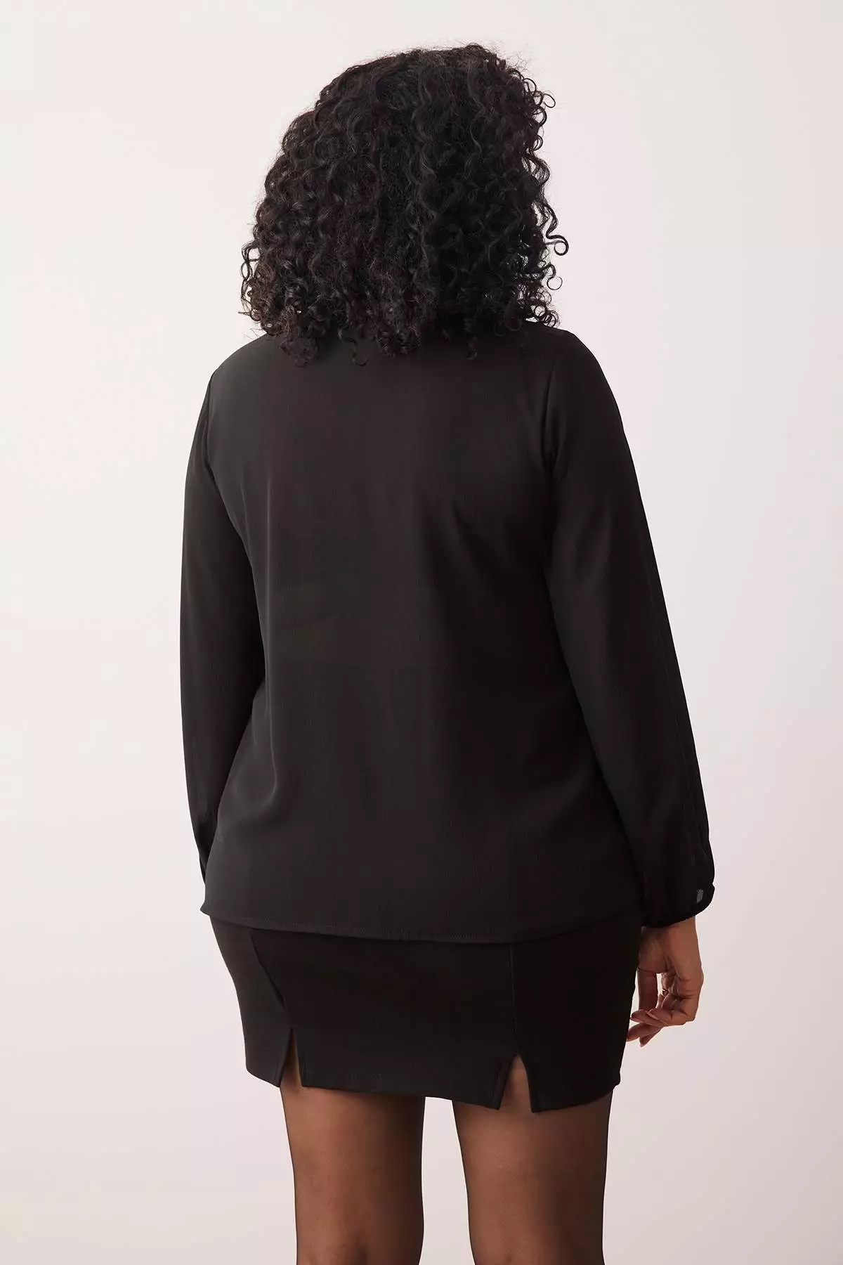 Black Chiffon V-Neck Ruffle Long Sleeve Woven Plus Size Blouse Tbbaw26Af00003