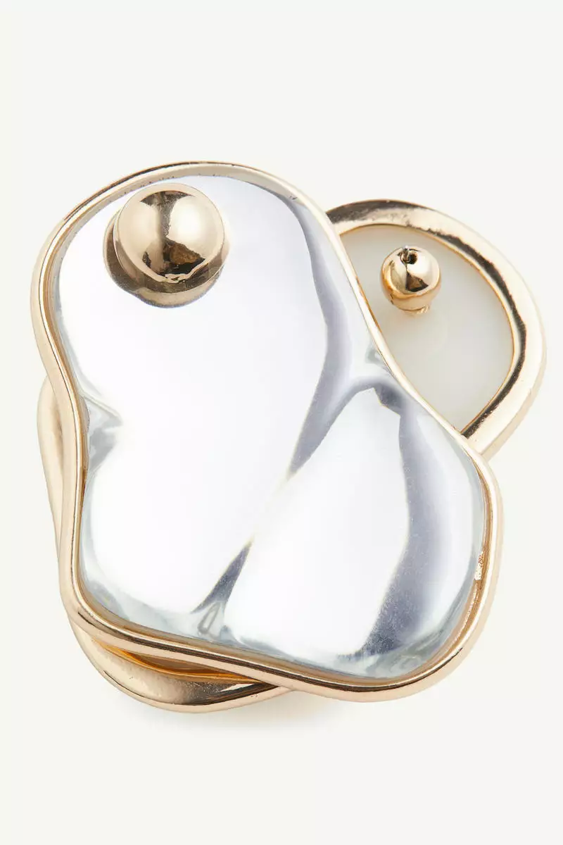 Asymmetric stud earrings