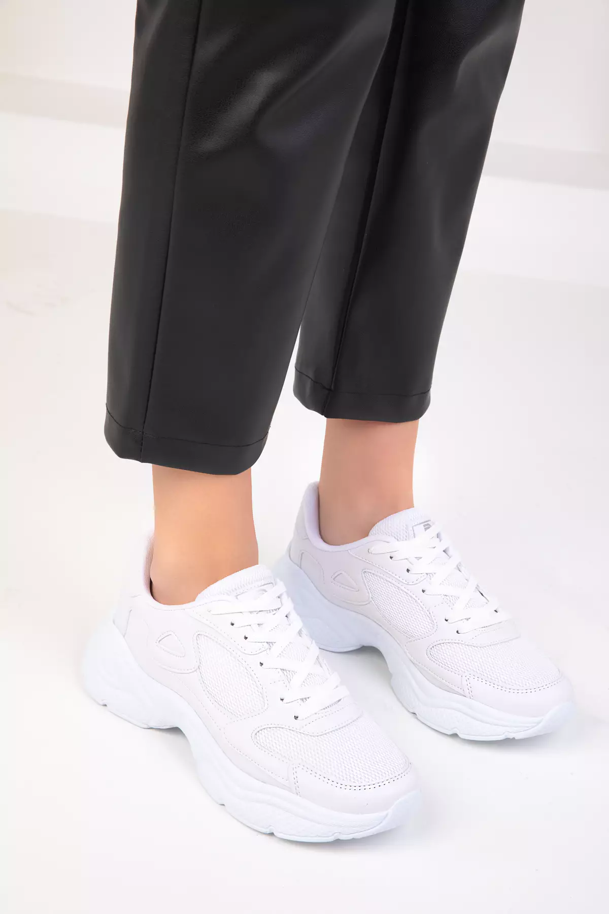 Women's White Sneakers 18147