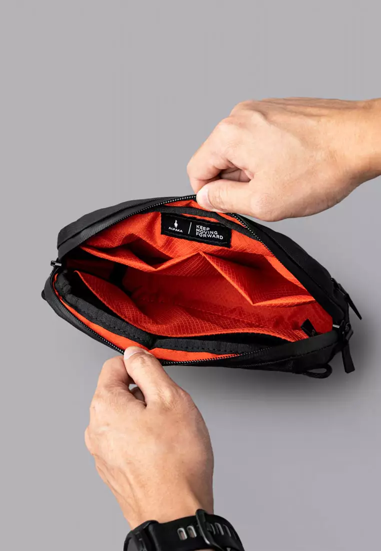 Alpaka Flight Sling 1L - Black VX42