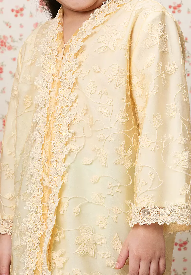 AURA LACE KEBAYA SET