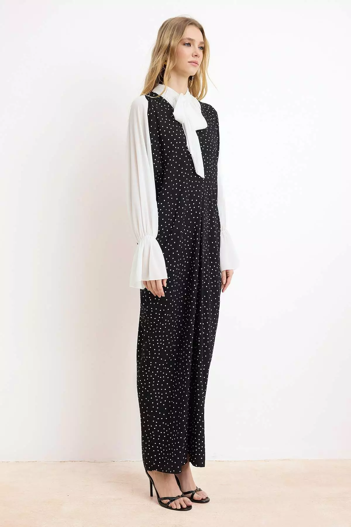 Nasiba Hafiz X Trendyol Collection Black Viscose Fabric Polka Dot Pattern Woven Dress Tctss26Kf00004